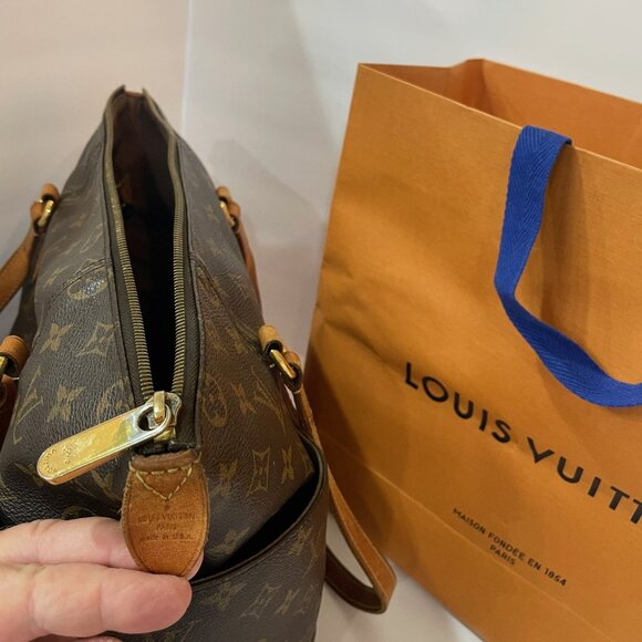 Louis Vuitton Totally PM Monogram Canvas Tote Bag (discontinued 2021) - Picture 3 of 13